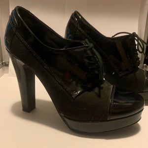 Sam & Libby black bootie type heel / pump